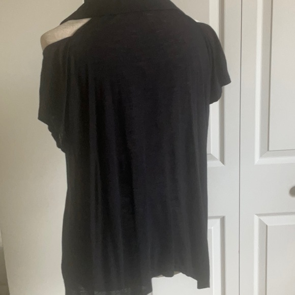 Leifsdottir BLK Collared Cold Shoulder Top - Picture 4 of 7